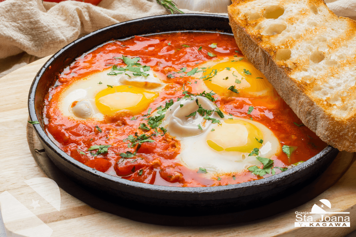 Shakshuka com Toque Brasileiro