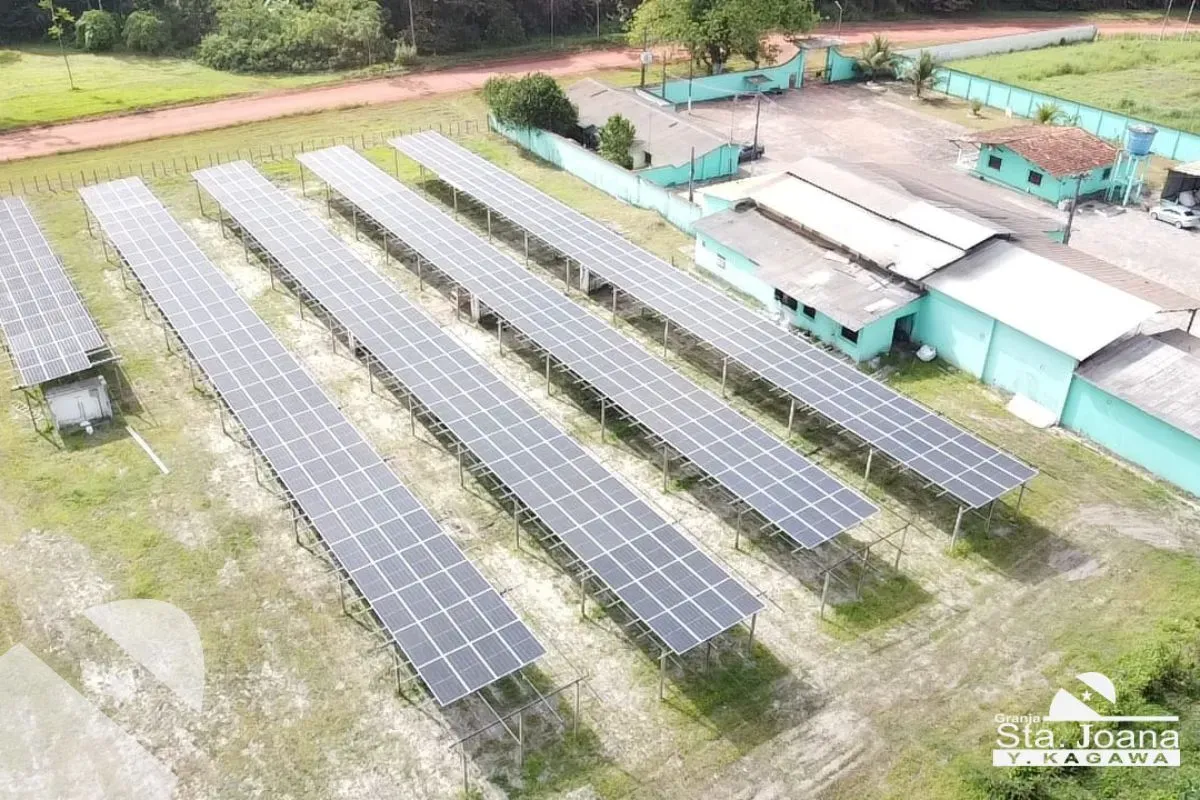 Painéis de energia solar na Granja Santa Joana, alinhamento com a COP 30
